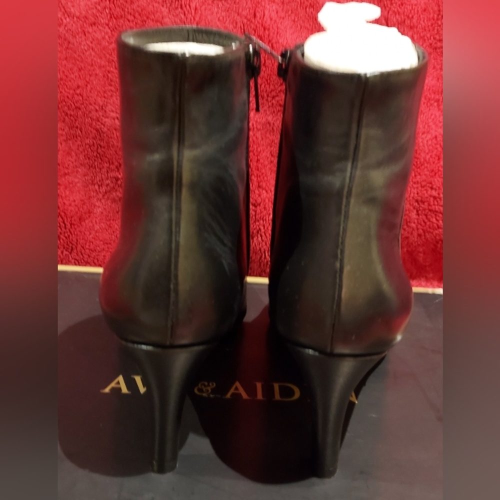 Ava & Aiden Boots - Picture 4 of 8